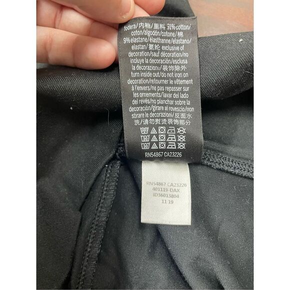 PINK Victoria’s Secret Ultimate Black Leggings with Pockets Size Small - Picture 5 of 5